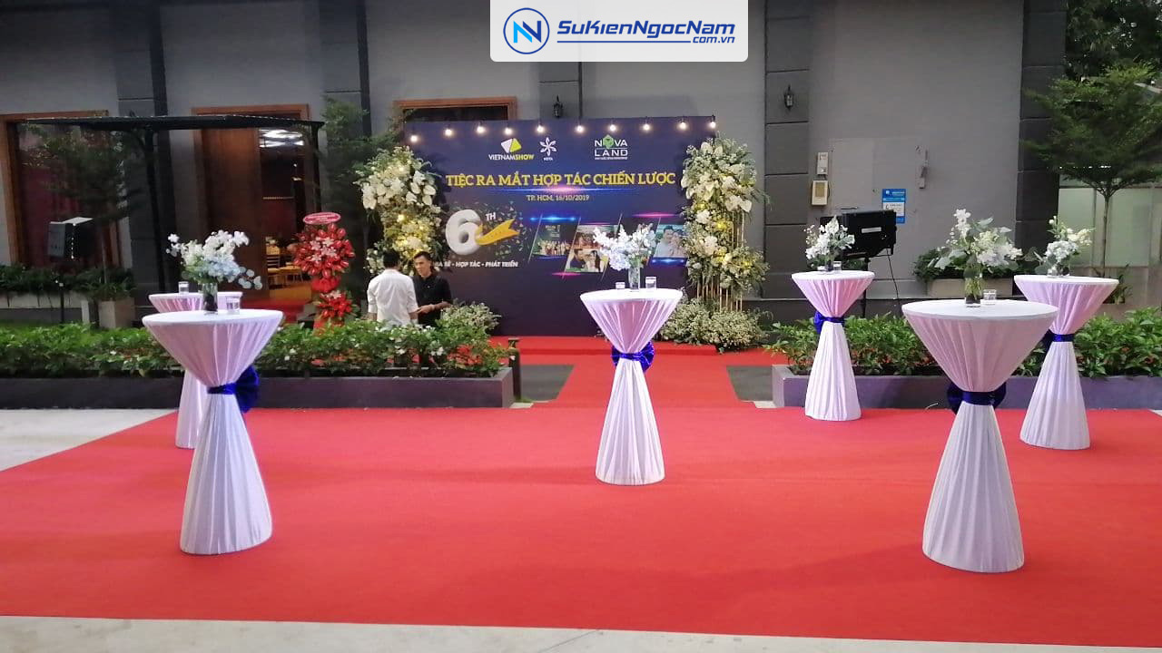 Cho thuê bàn ghế tổ chức sự kiện