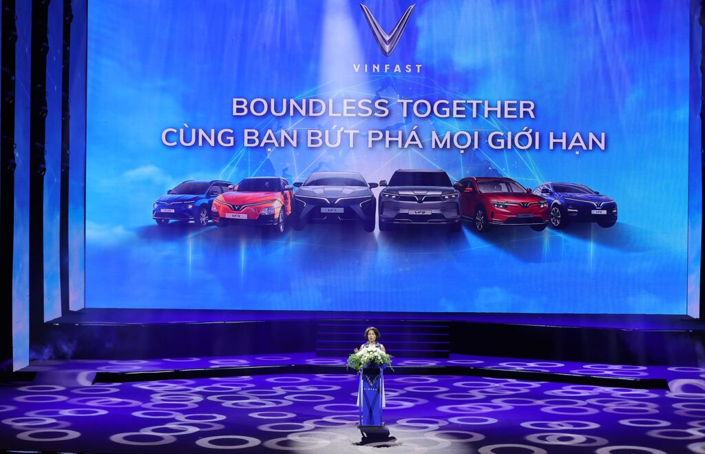 Tổ chức sự kiện ra mắt xe thương hiệu Việt Vinfast