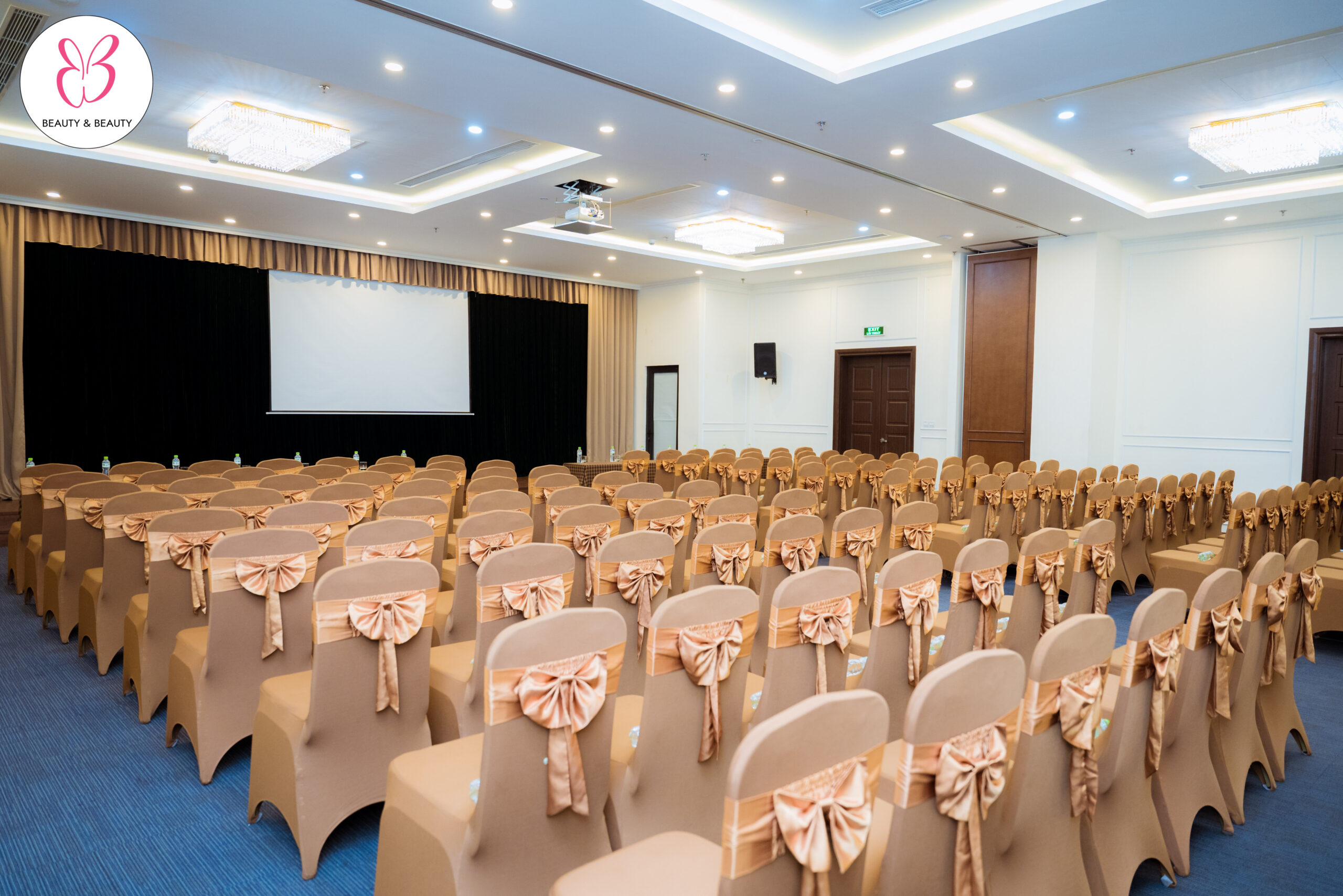 Tổ chức sự kiện