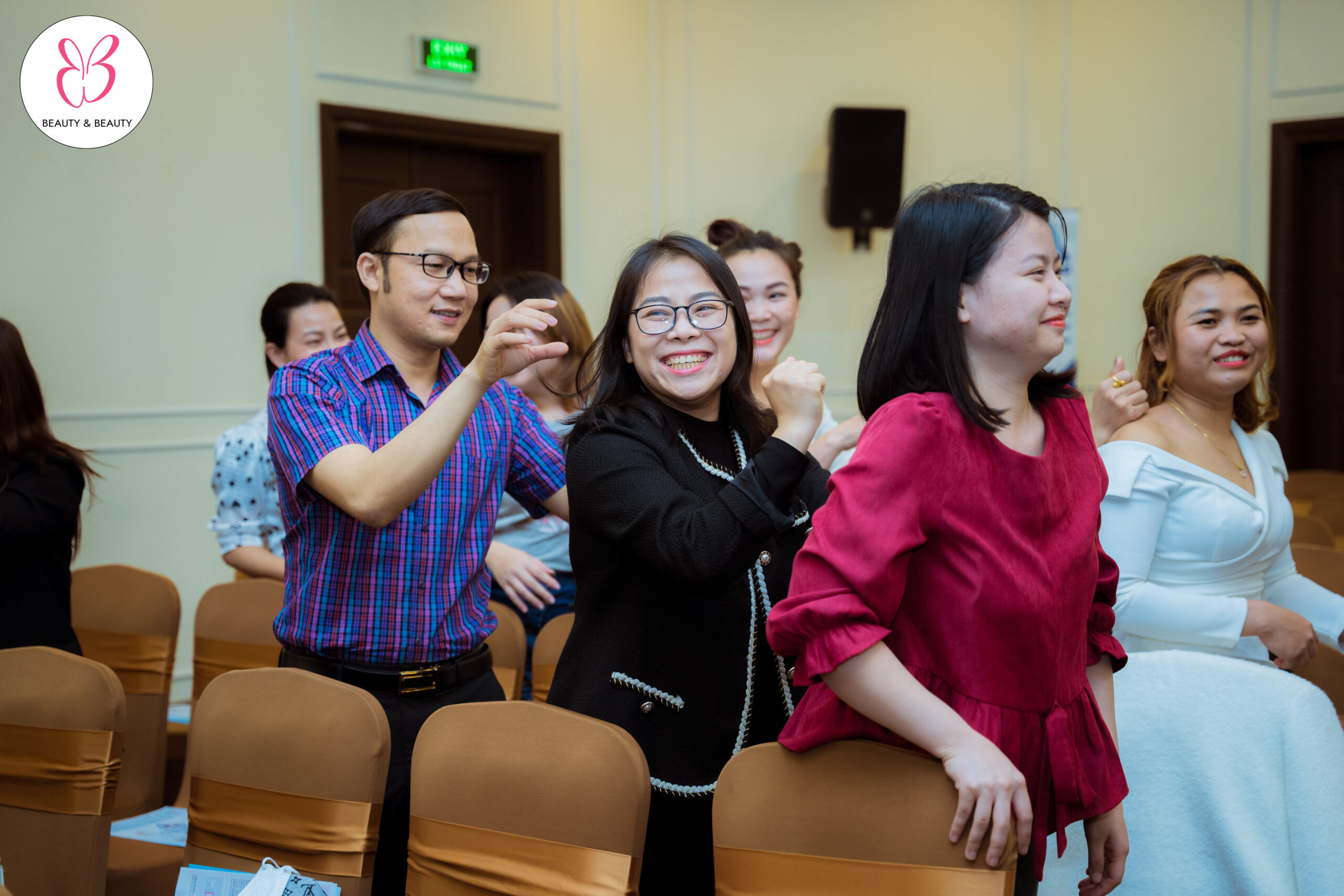 Tổ chức sự kiện