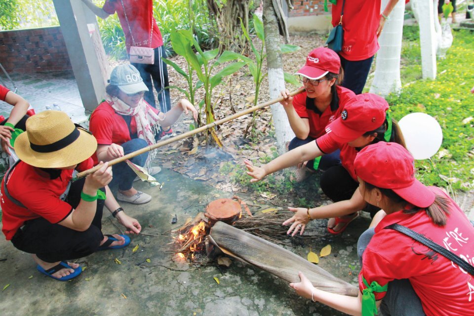 tổ chức team building giá rẻ