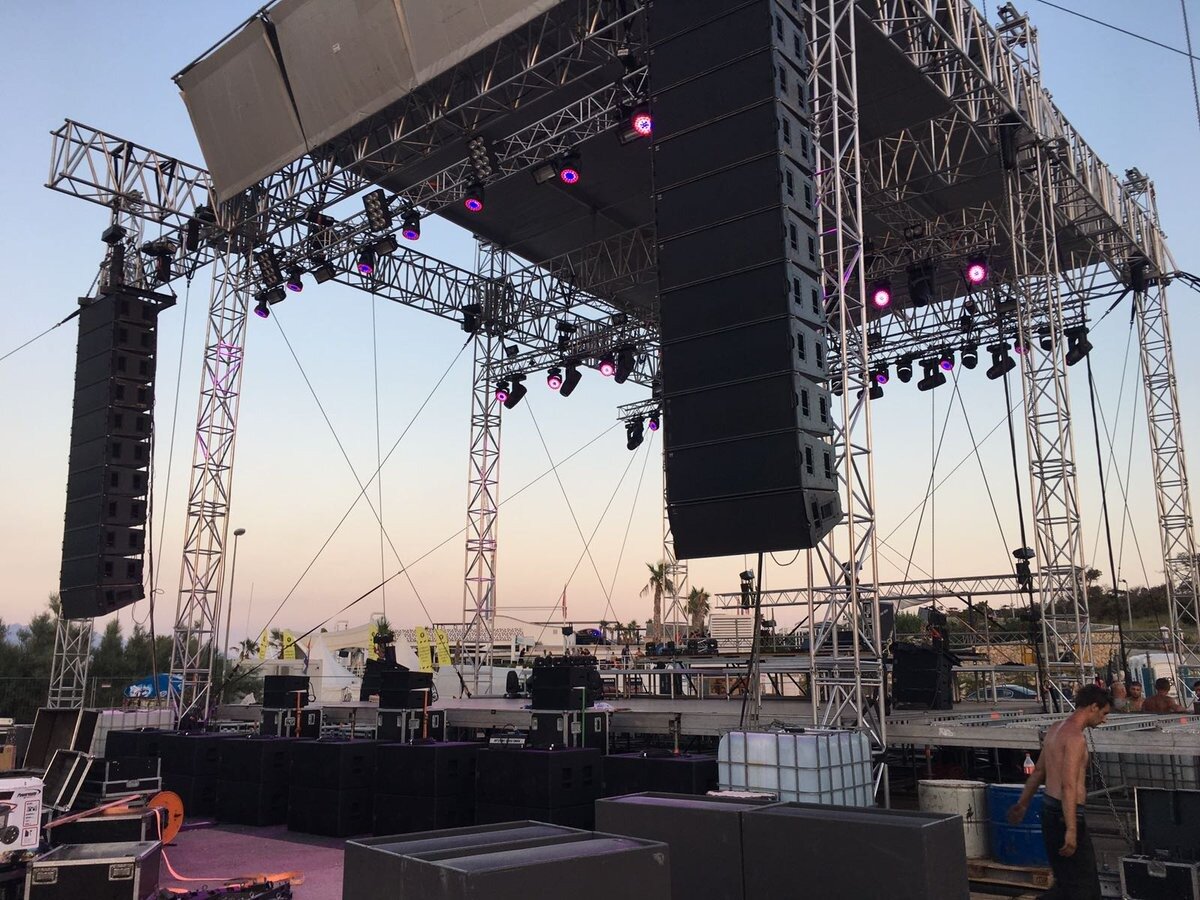 Cho thuê thiết bị tổ chức sự kiện