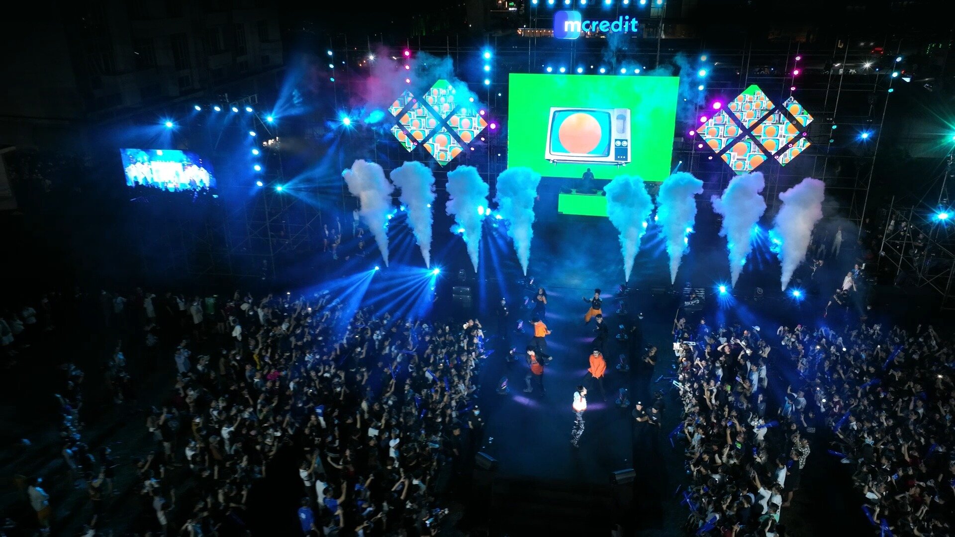 Tổ chức sự kiện