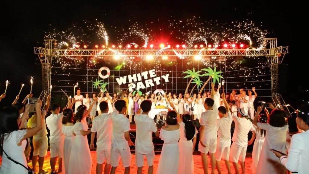 Tổ chức sự kiện Team Building chuyên nghiệp