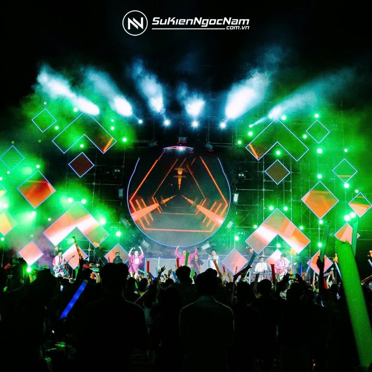 Xu hướng thiết kế sân khấu sự kiện 2026